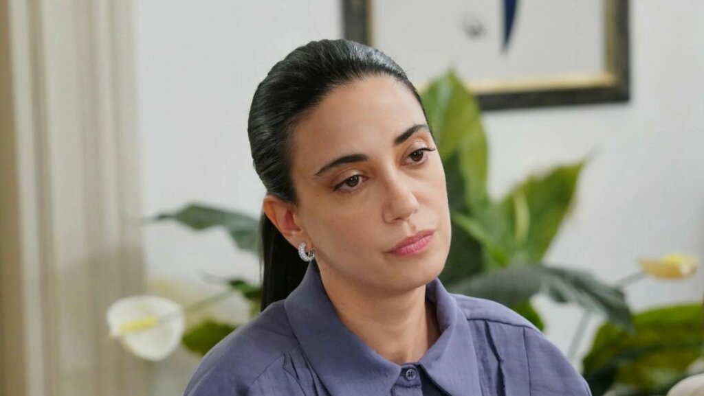 Комплексует из-за внешности и отказалась от фамилии мужа: Как живет звезда «Клюквенного щербета» Джерен Ялазоглу