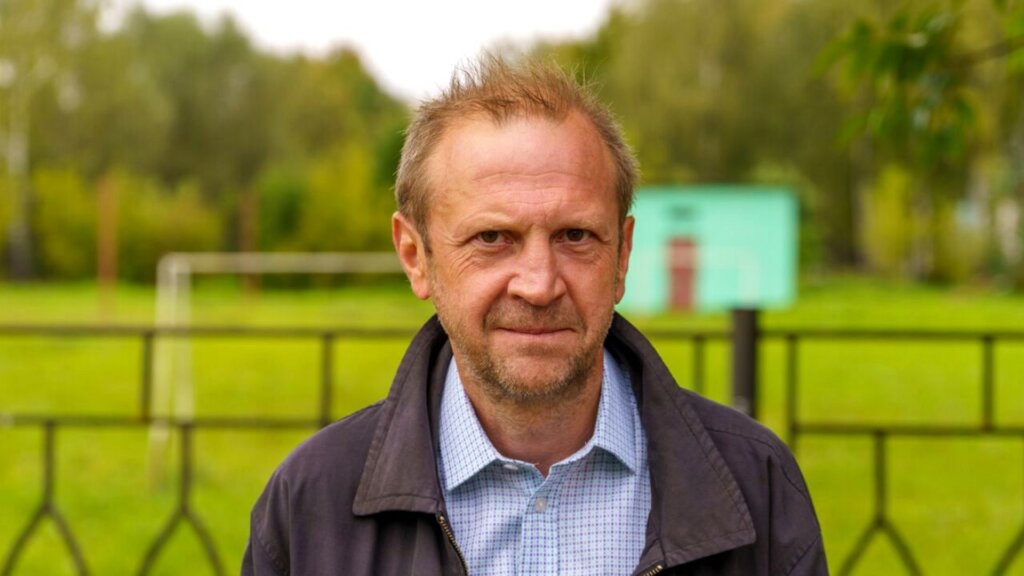 Поздняя слава, брак с Ольгой Теняковой и двое детей: как живет скрытный актер Тимофей Трибунцев