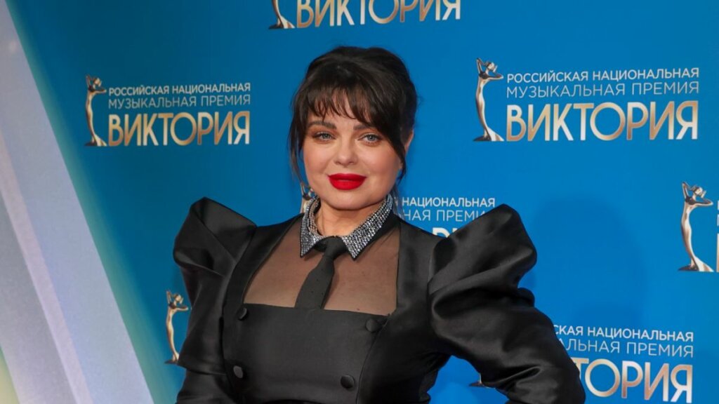 Наташа Королева принимает поздравления: сияет от счастья рядом с сыном