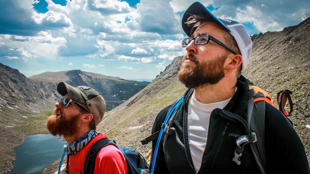 мужчины в походе