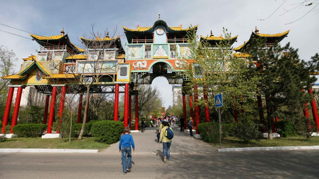 золотые ворота в элисте