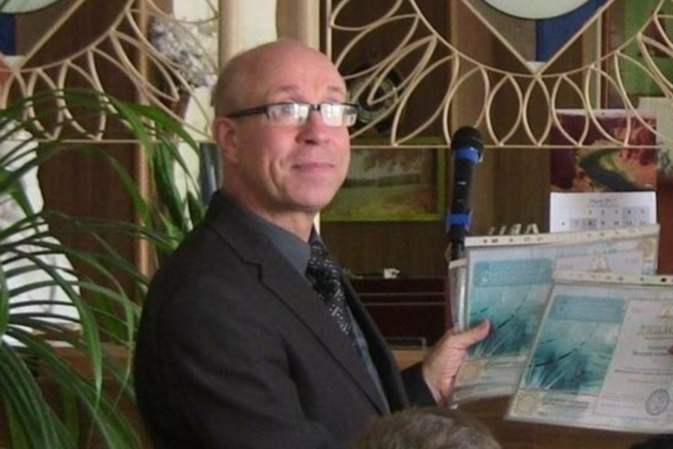 Виктор Макаренко хочет вернуться обратно на работу в техникум. Фото ТМТ