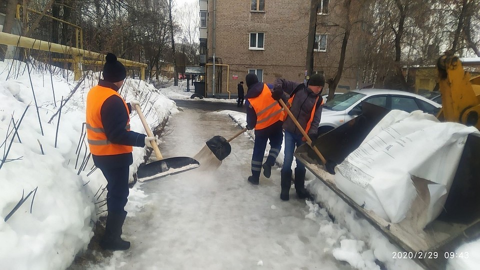 Осадки ижевск сегодня. Ледяной дождь ижевск. ледяной дождь в ижевске фото. последствия ледяного дождя в чувашии. жкх ижевск фото.