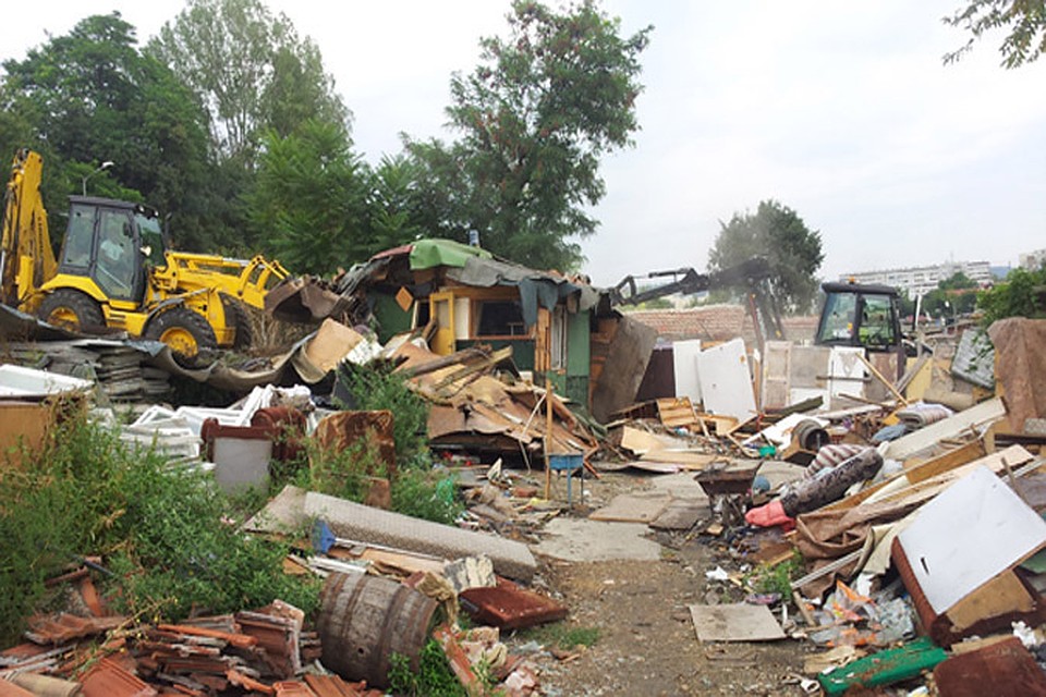 снос незаконных построек. снос цыганских. снос цыганских. снос незаконных построек. снесли цыганский дом в тульской области 2021.