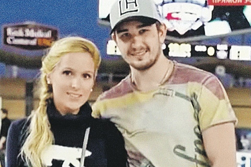 Войнов хоккеист жена марта варламова. Вячеслав войнов хоккеист жена. Вячеслав войнов жена марта. Войнова марта варламова. Войнов хоккеист жена марта варламова.