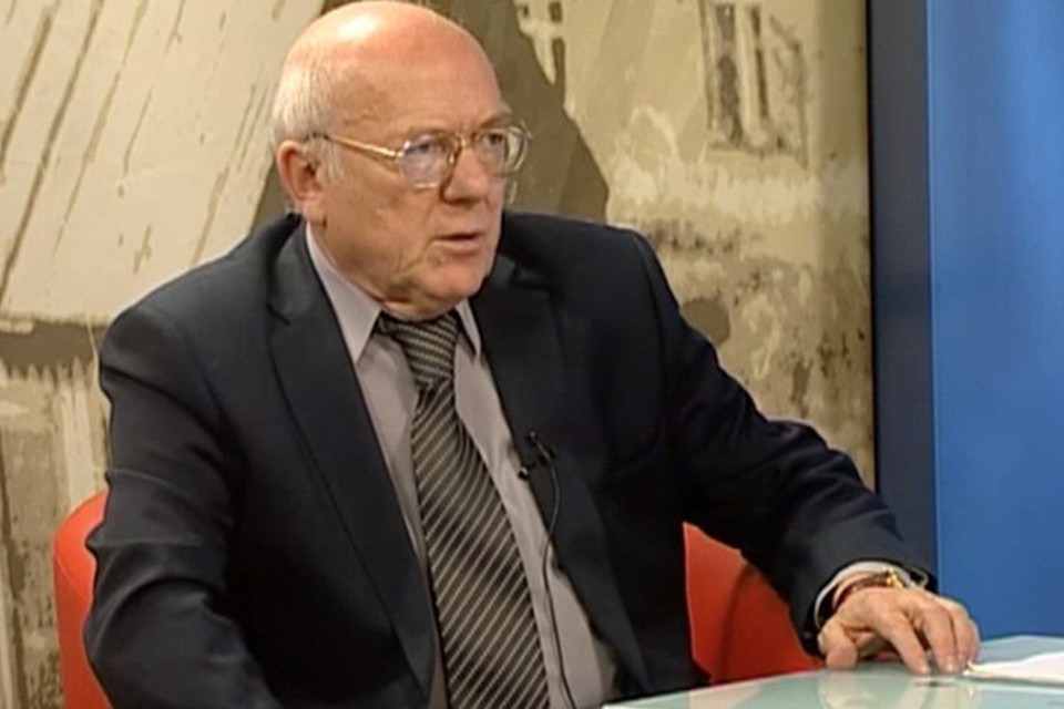 Известность он получил в 2011 году, когда попал под следствие - Караулову инкриминировали махинации с дачными участками