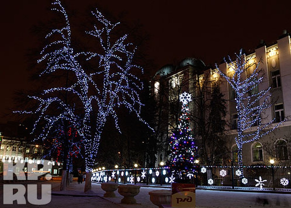 самарский новогодний домик. как украсили самару к новому году. красивые места самары новый год. как украсили самару к новому году. ленинградская самара новый год.