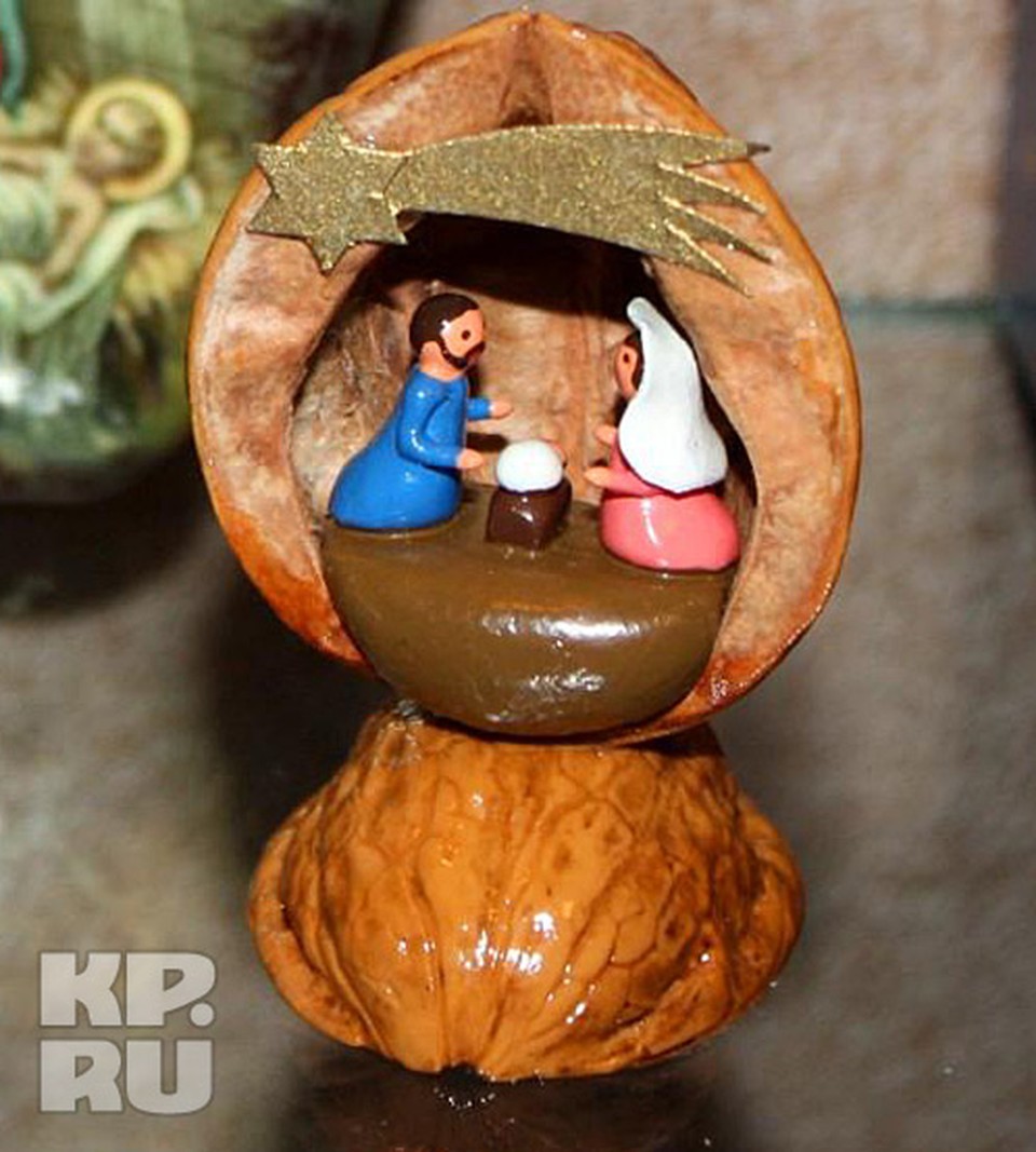 Вертеп в ореховой скорлупе