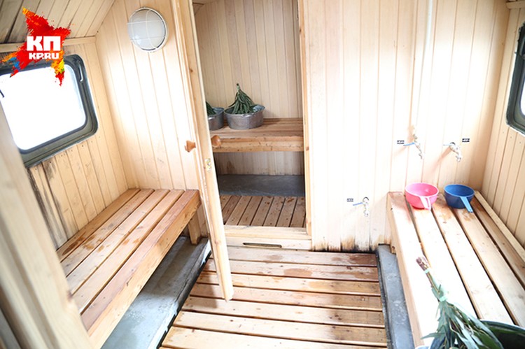 «Может в баньку? С веничком!»