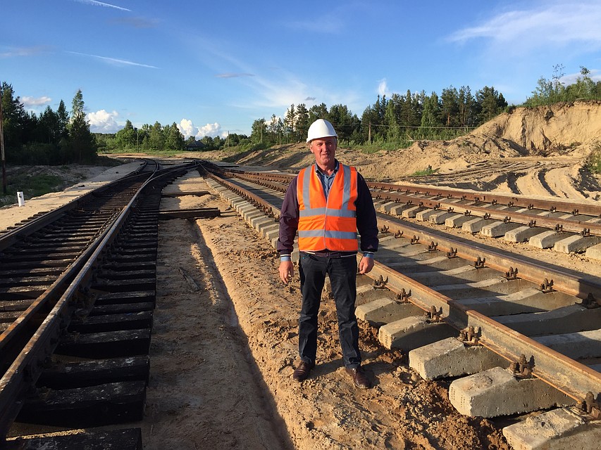 балластировка пути на железобетонных шпалах. трансстрой дв. 25-30 кубов грузовик трансстрой. трансстрой дв. зао трансстрой.