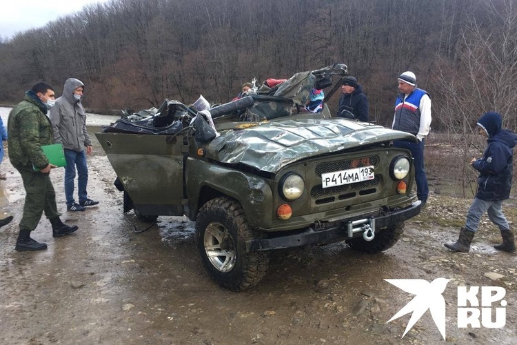 Машина получила сильные повреждения.