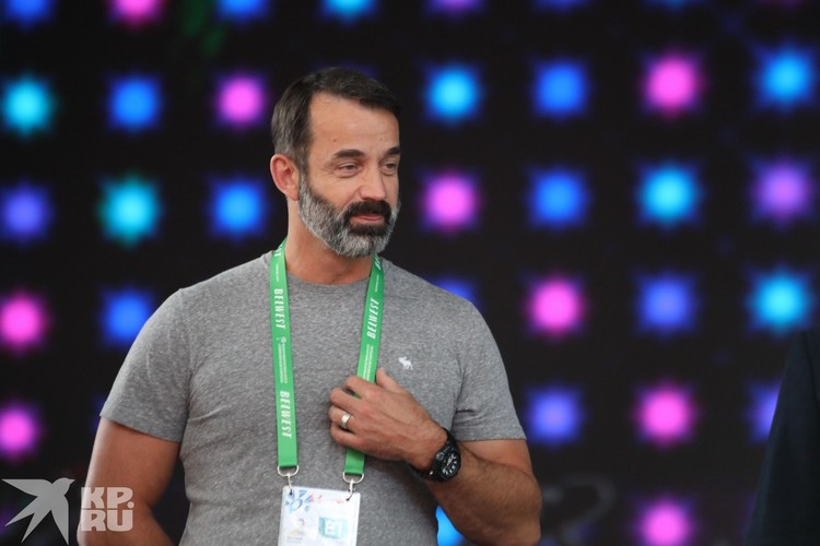 Дмитрий Певцов