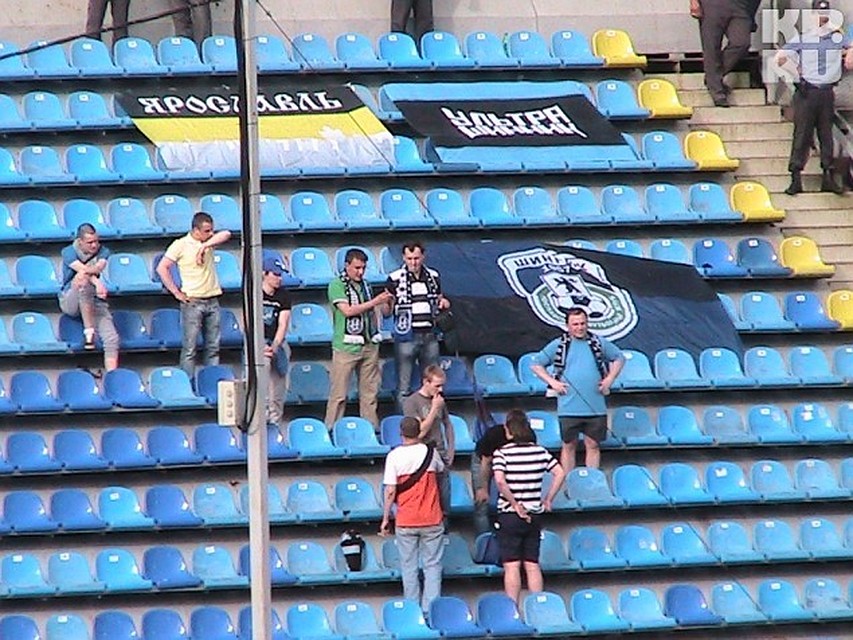 Шинник болельщики разгром. Шинник ультрас. Болельщики шинника. Болельщики шинника. Шинник ультрас.