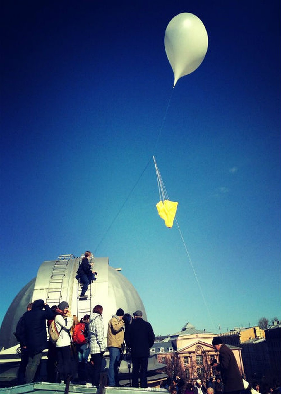 лампочка в стратосфере. лапочка в старатосфере.