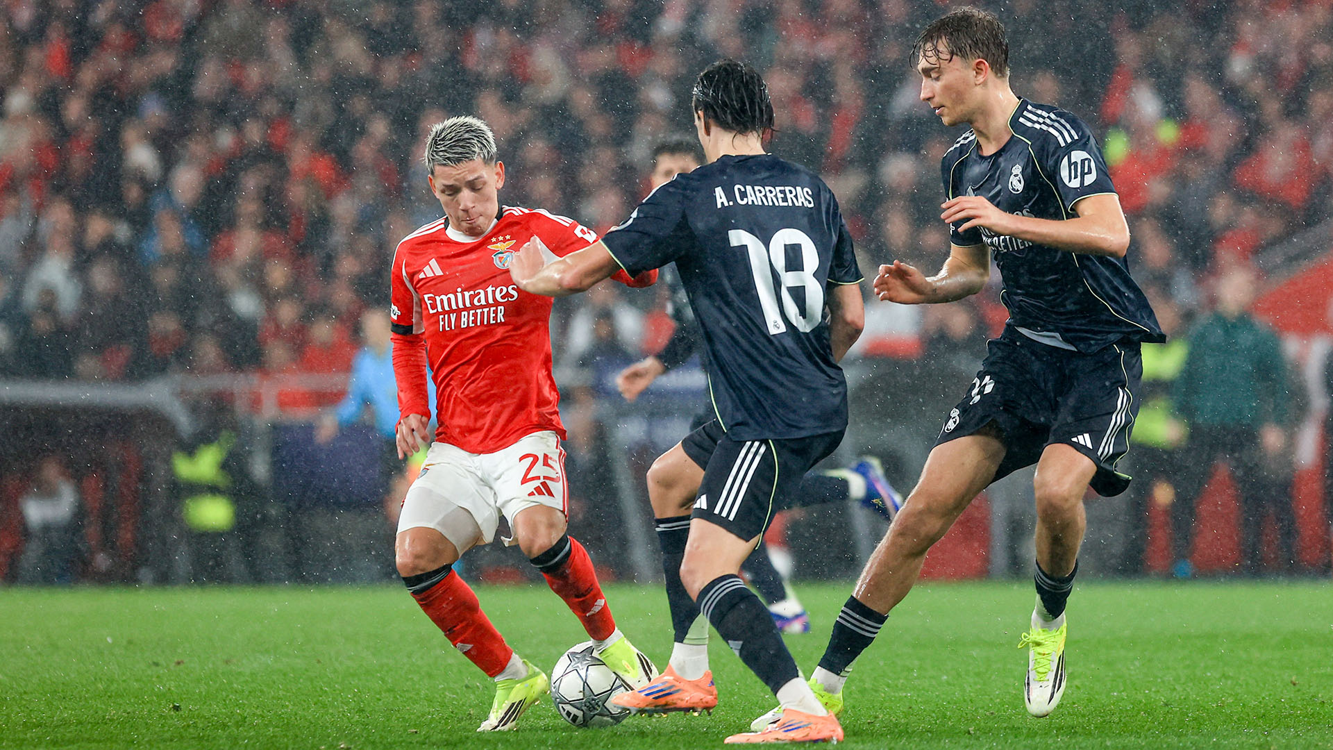 ФК «Бенфика» — ФК «Реал Мадрид». Фото: globallookpress.com/Valter Gouveia