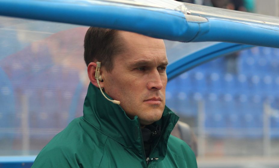 Владислав Безбородов пока продолжает судейскую карьеру. Фото: Global Look Press