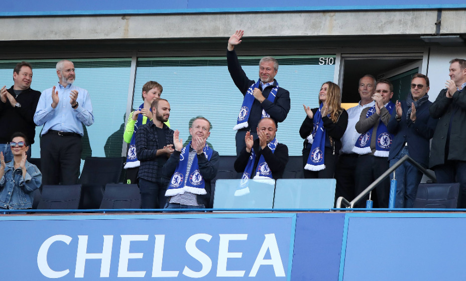 В ложе Романа Абрамовича на «Стэмфорд Бридж» гостил и Леонид Слуцкий. Фото: Global Look Press