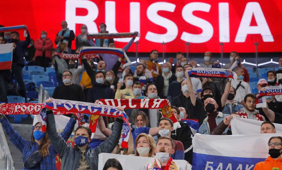 Болельщики сборной России в восторге от крупной победы над Кипром. Фото: Reuters