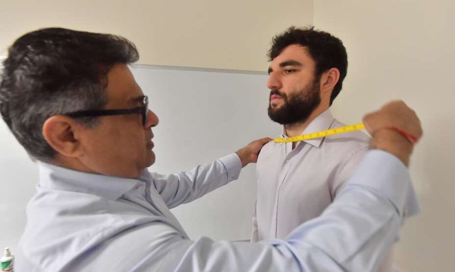 Георгий Джикия, примерка смокинга 2021