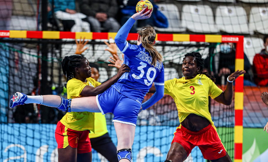 Одна из гандболисток сборной Камеруна Апполин Абина Экобена. Фото: Global Look Press