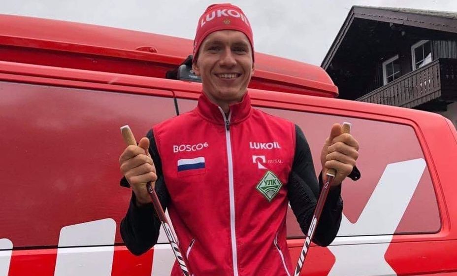 Большунов пользуется отцовским лайфкахом на летних тренировках с лыжами. Фото: Соцсети Александра Большунова 