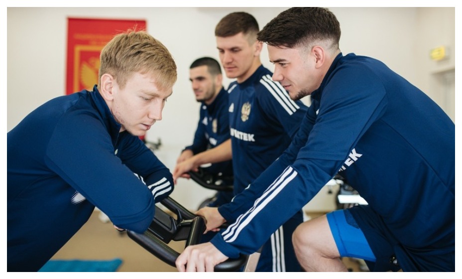 Наиль Умяров и Руслан Литвинов покинули сборную. Фото: РФС