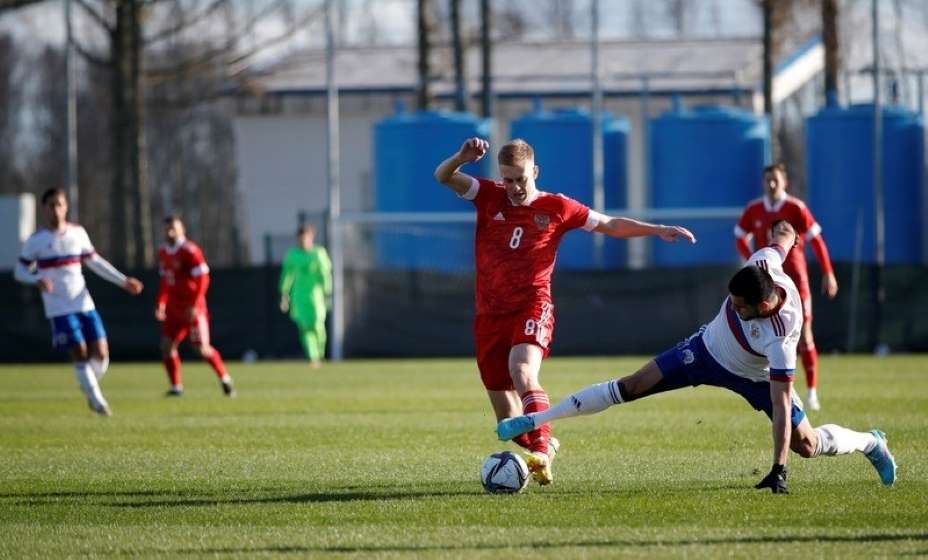 Пока сборная России находится под санкциями для спаррингов приходится изворачиваться всеми возможными способами. Фото: РФС