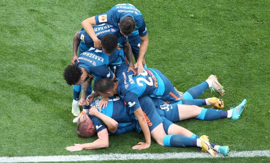 «Зенит» празднует гол Ивана Сергеева. Фото: ВК ФК «Зенит»