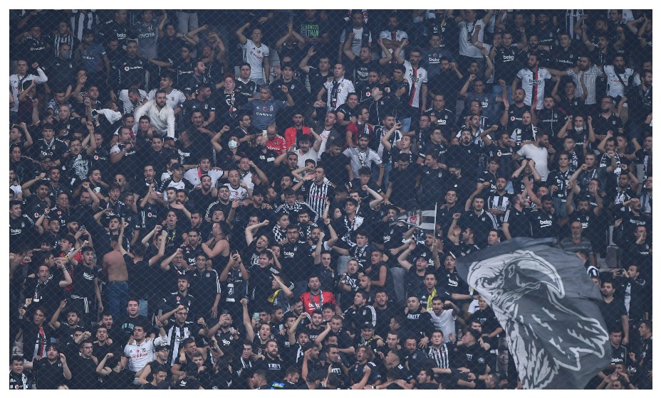 Трибуны «Водафон Парк» всегда трещат по швам. Фото: Global Look Press