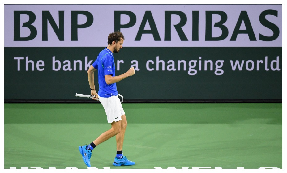 Даниил Медведев вновь празднует победу. Фото: Reuters