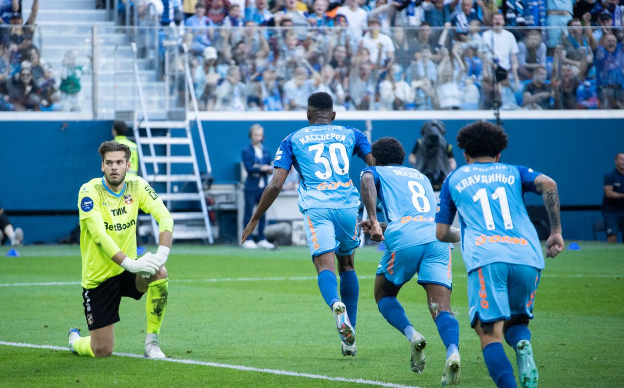 Матео Кассьерра забил 