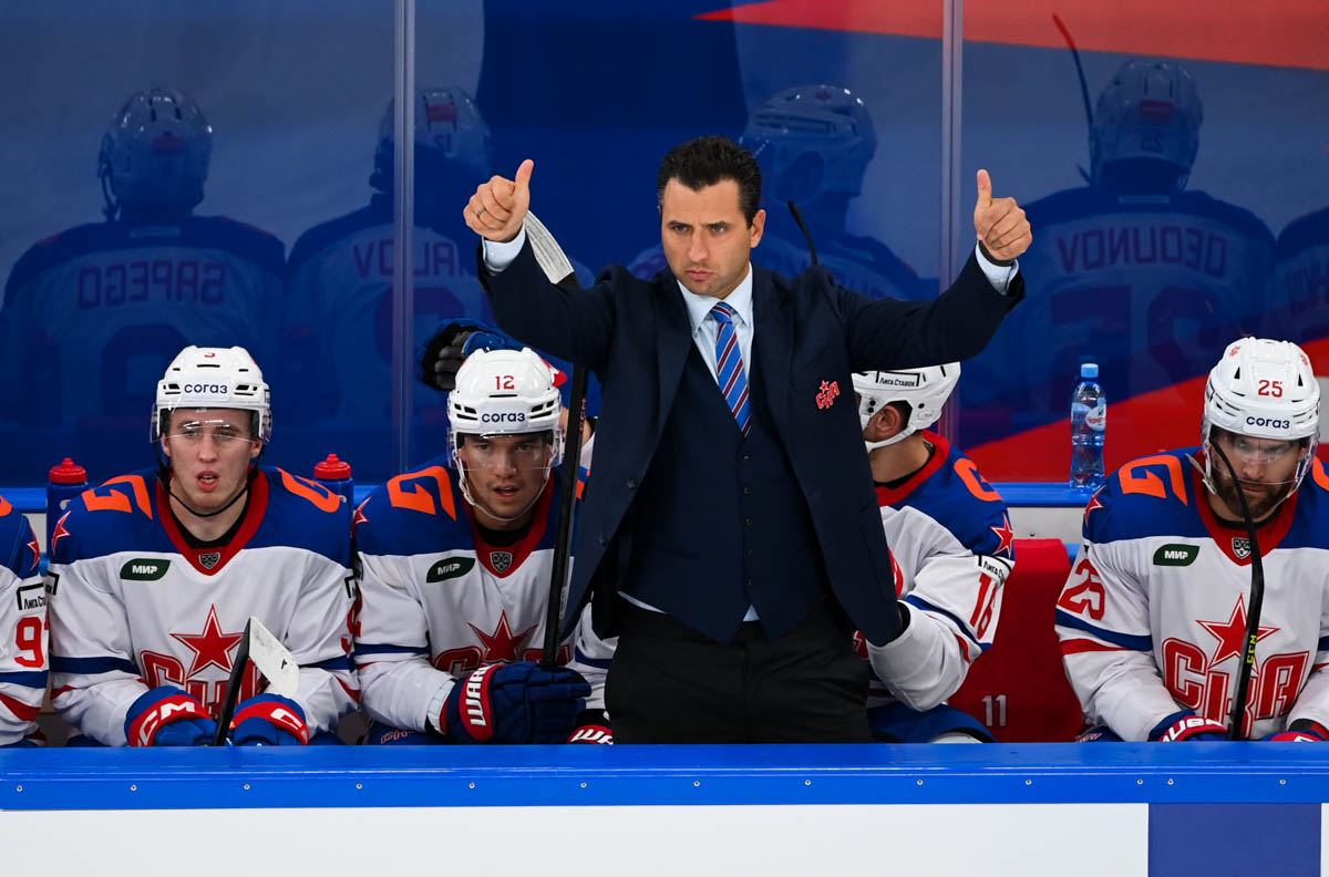 Роман Ротенберг пока остается главным тренером СКА. Фото: пресс-служба ХК СКА (Санкт-Петербург)