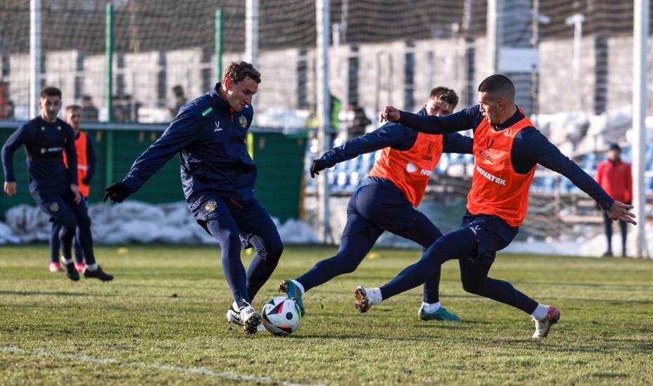 Федор Чалов оттачивает мастерство на тренировке сборной России. Фото: РФС