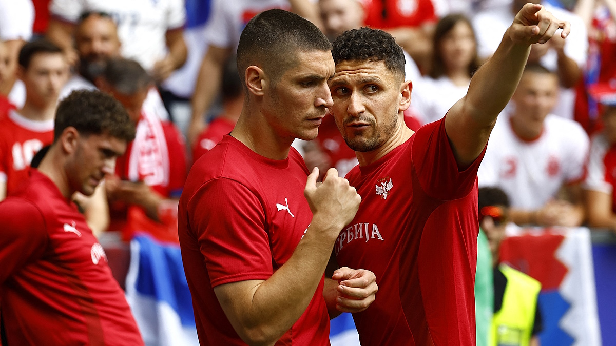 Сербия начала огрызаться в конце матча, но все без толку. Фото: REUTERS