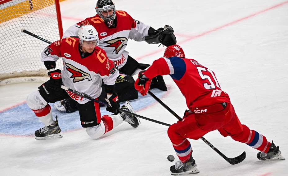 «Авангард» вновь уступил, теперь «Локомотиву» из Ярославля. Фото: Соцсети ХК «Авангард»