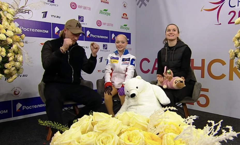 Елена Костылева из Академии Плющенко выиграла первенство России среди юниоров. Фото: кадр трансляции