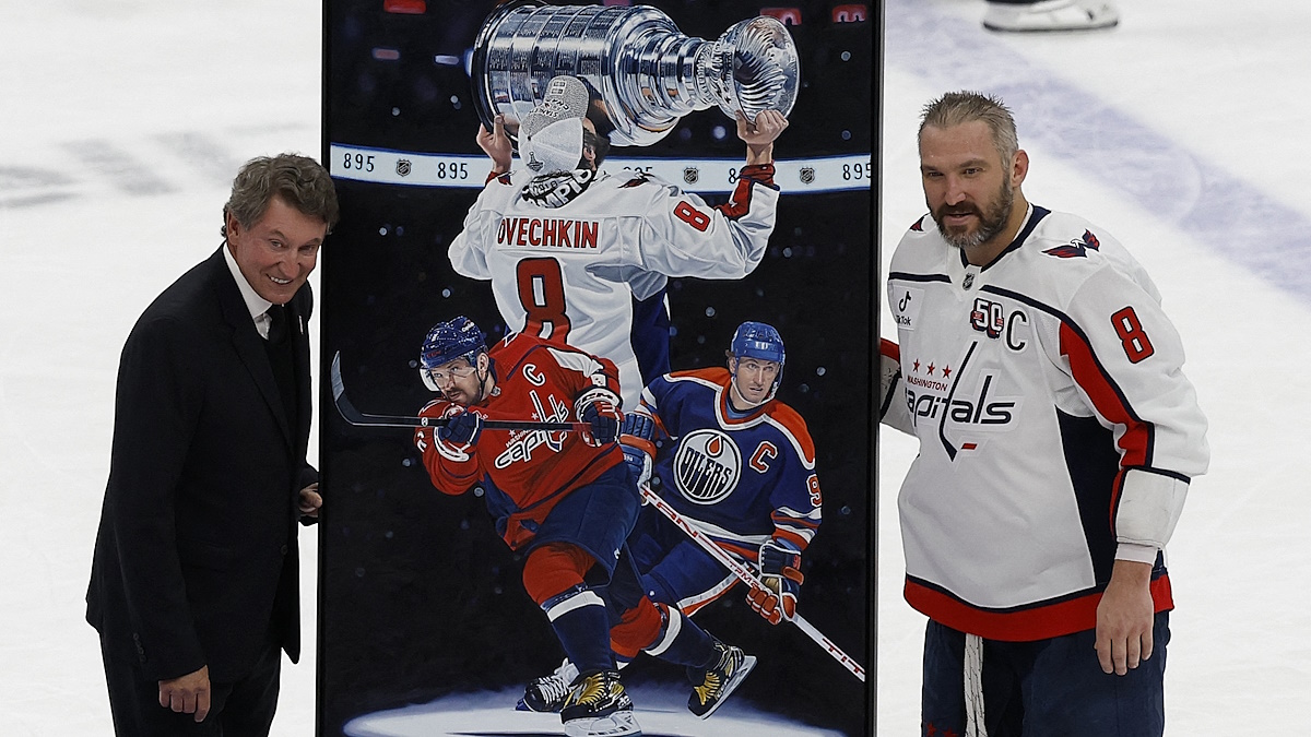Александр Овечкин и Гретцки. Фото: REUTERS