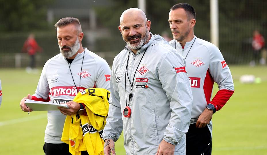 После дисквалификации Станковича и с Скачем на бровке