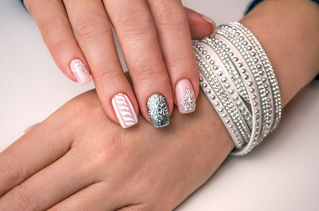 Маникюр на новый год