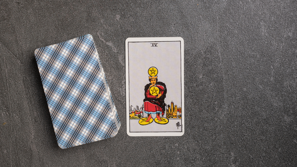 4 Пентаклей Таро: значение и толкование карты