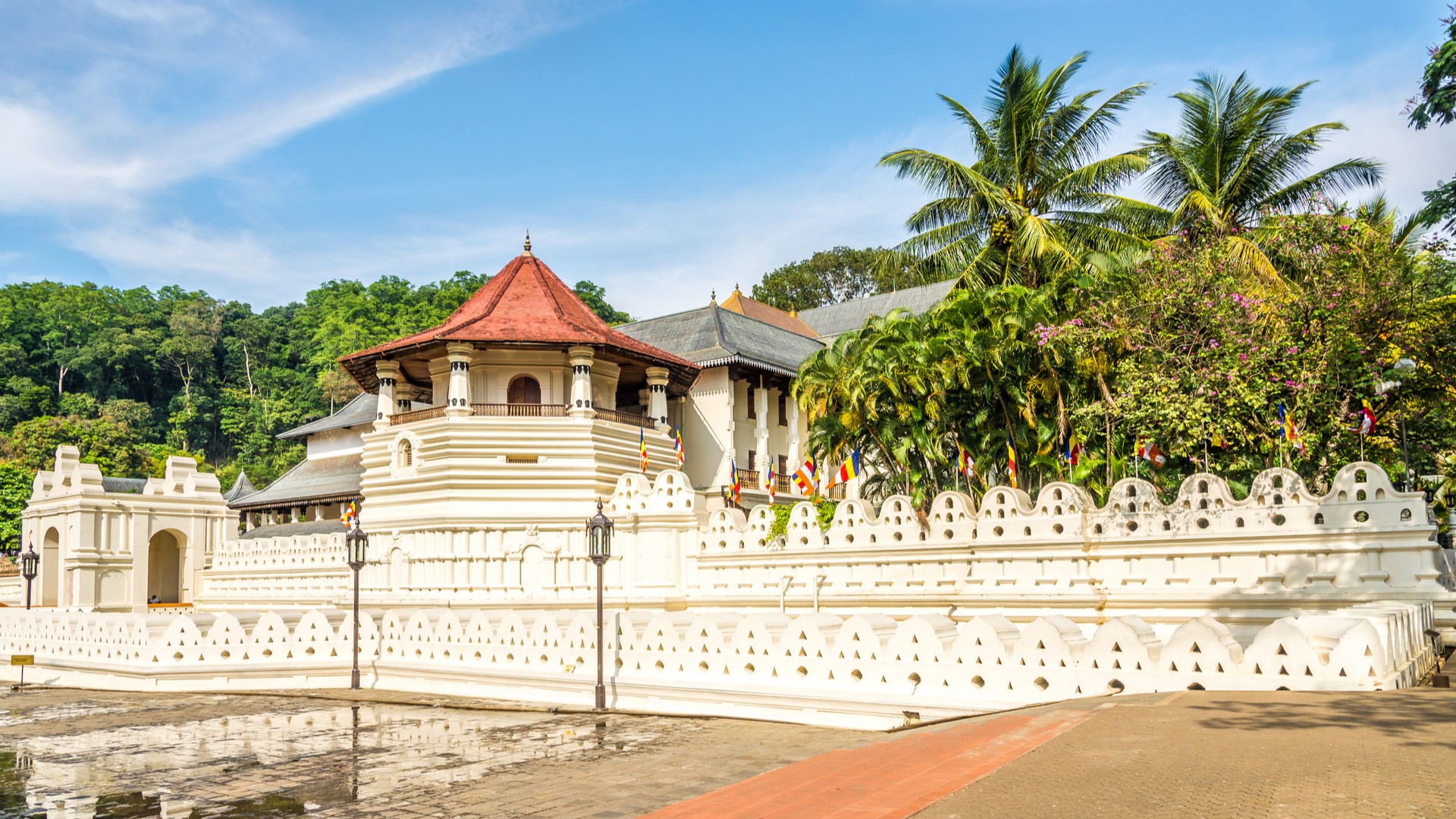 Храм Зуба Будды в Канди.