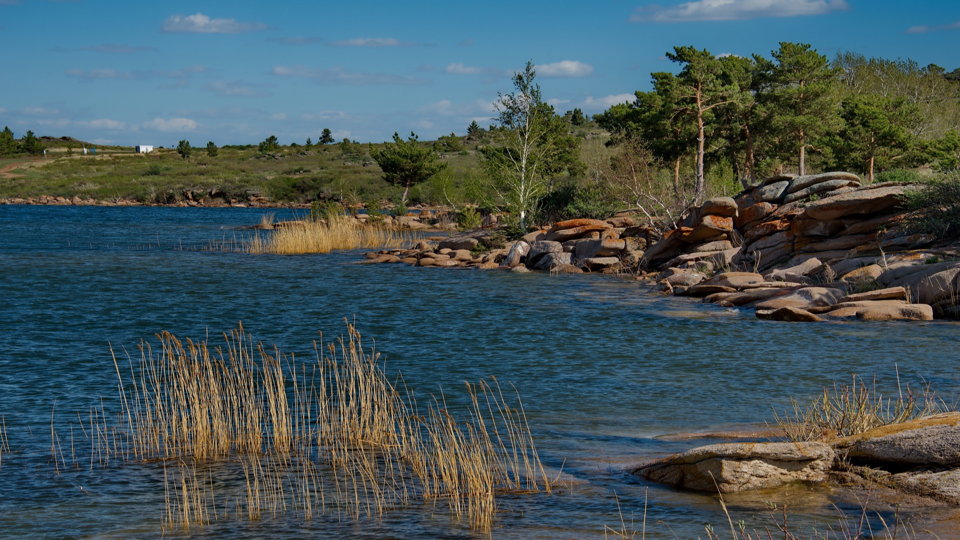 Удивительные весенние закаты в горах Баянаула.
